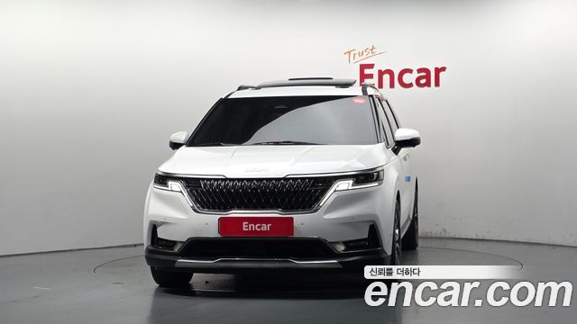 Kia Canival 2023 — photo 3