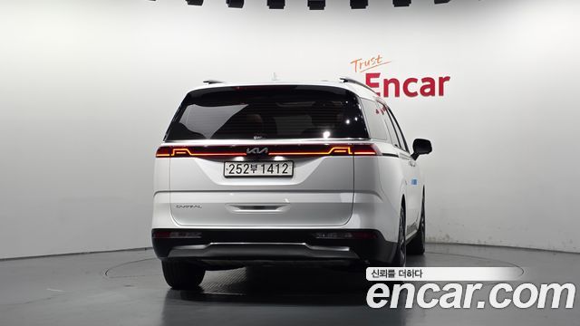 Kia Canival 2023 — photo 4