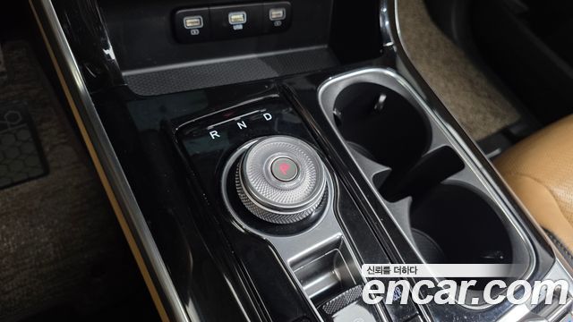 Kia Canival 2023 — photo 12
