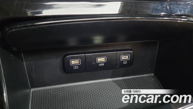 Kia Canival 2023 — photo 19