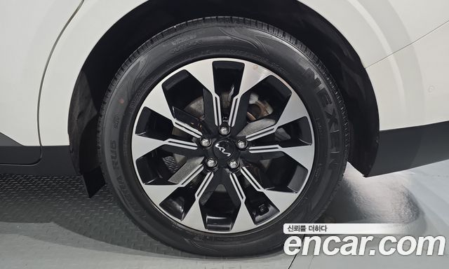 Kia Canival 2023 — photo 7