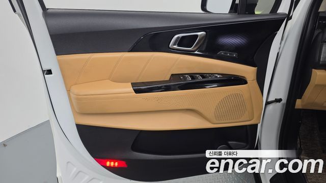 Kia Canival 2023 — photo 14