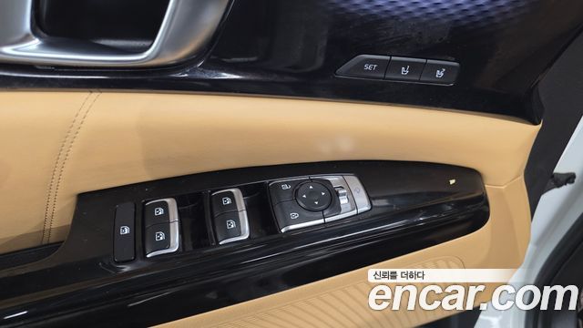 Kia Canival 2023 — photo 34