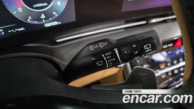Kia Canival 2023 — photo 35