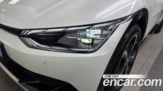 Kia EV6 2023 — photo 8