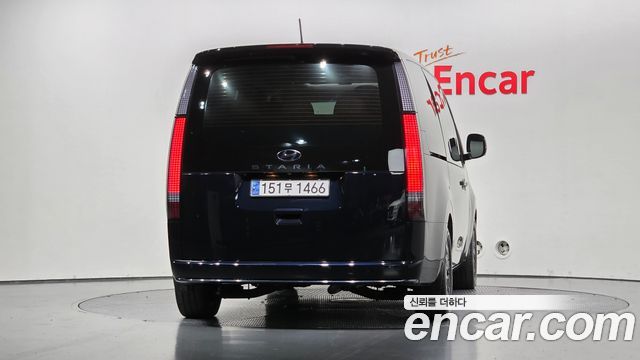 Hyundai Staria 2022 — photo 4