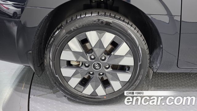 Hyundai Staria 2022 — photo 5