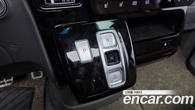 Hyundai Staria 2022 — photo 12