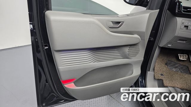 Hyundai Staria 2022 — photo 14