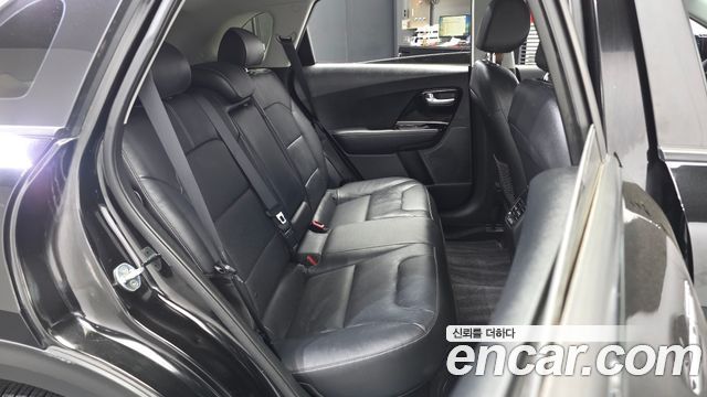 Kia Niro 2017 — photo 18