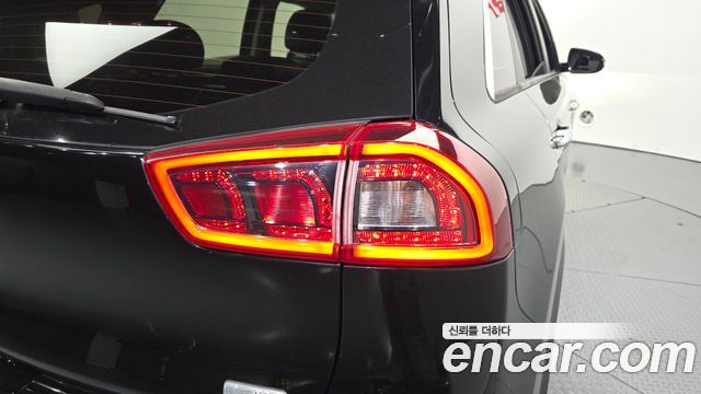 Kia Niro 2017 — photo 9