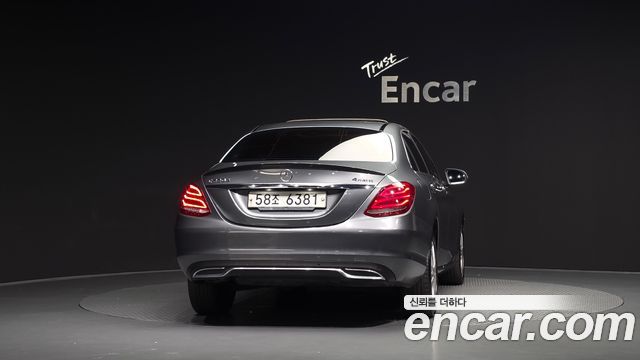 Mercedes-Benz C-Class 2018 — photo 4
