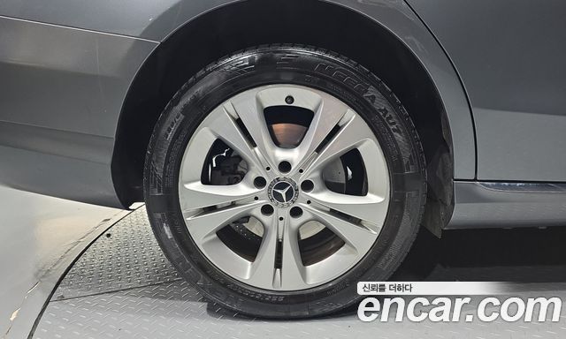 Mercedes-Benz C-Class 2018 — photo 5