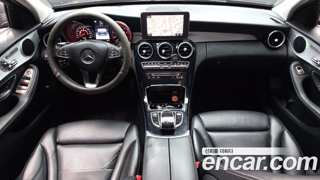 Mercedes-Benz C-Class 2018 — photo 10