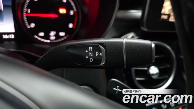 Mercedes-Benz C-Class 2018 — photo 12