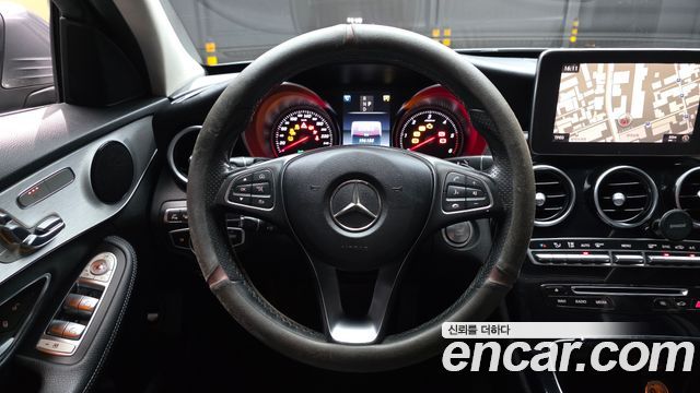 Mercedes-Benz C-Class 2018 — photo 19