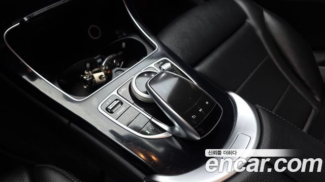 Mercedes-Benz C-Class 2018 — photo 24