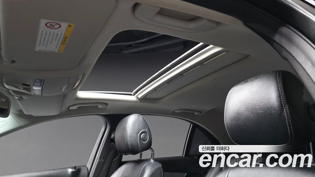 Mercedes-Benz C-Class 2018 — photo 25