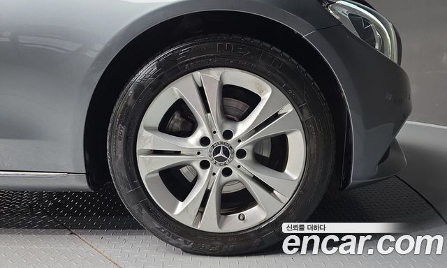 Mercedes-Benz C-Class 2018 — photo 7