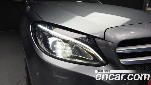 Mercedes-Benz C-Class 2018 — photo 8