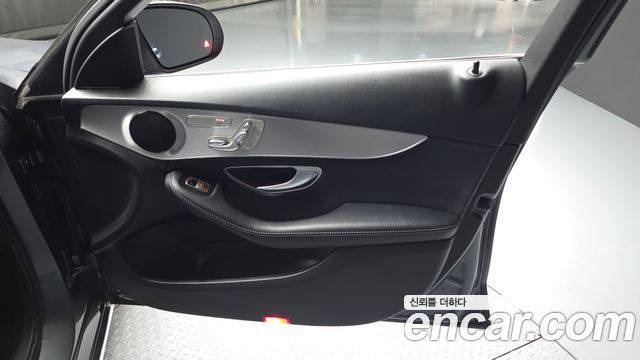 Mercedes-Benz C-Class 2018 — photo 14