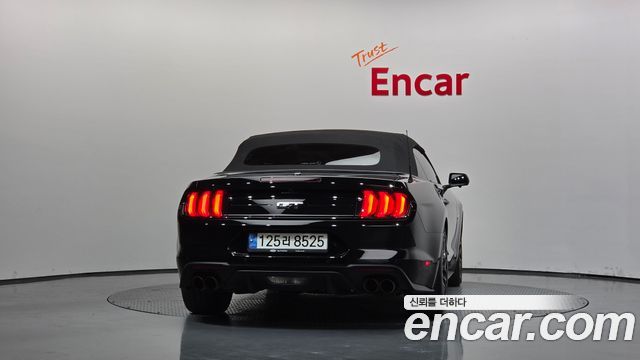 Ford Mustang 2022 — photo 4