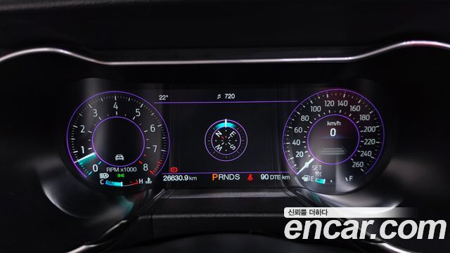Ford Mustang 2022 — photo 11