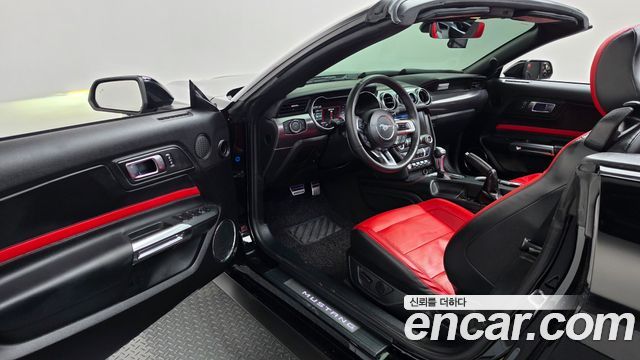 Ford Mustang 2022 — photo 13