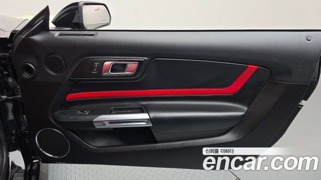 Ford Mustang 2022 — photo 15