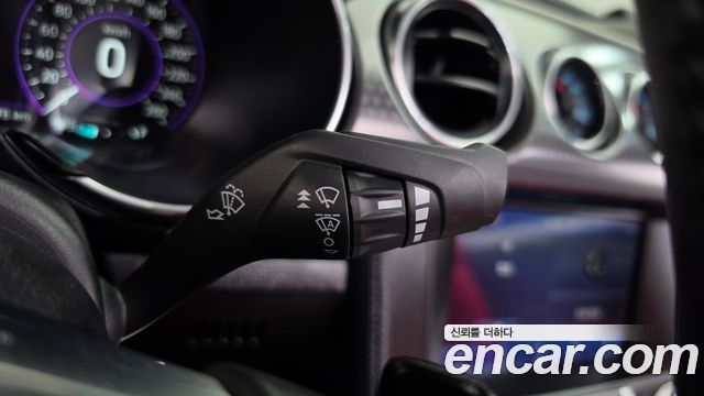 Ford Mustang 2022 — photo 28