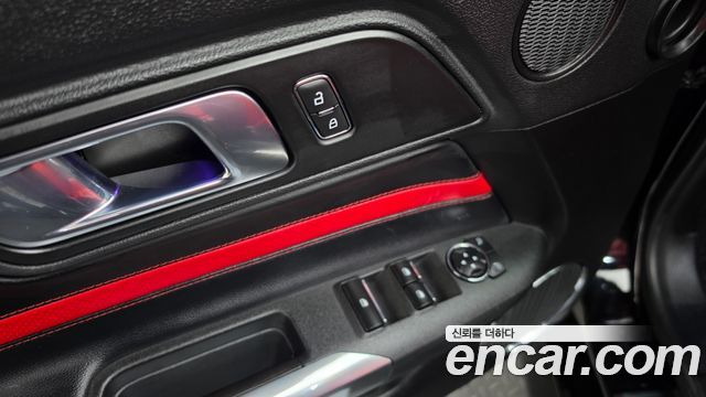 Ford Mustang 2022 — photo 29