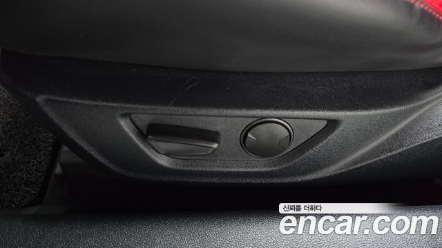 Ford Mustang 2022 — photo 31