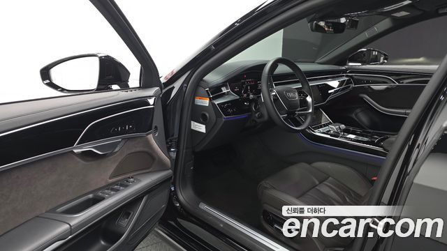 Audi A8 2023 — photo 13