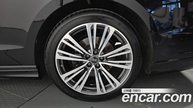 Audi A8 2023 — photo 7