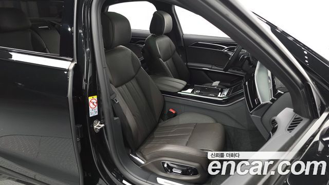 Audi A8 2023 — photo 16
