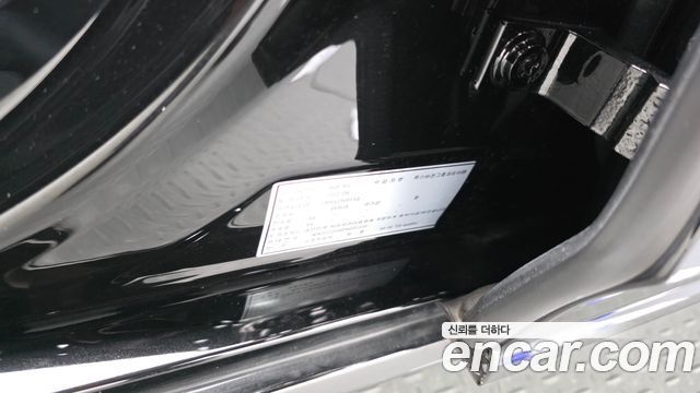 Audi A8 2023 — photo 32