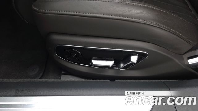 Audi A8 2023 — photo 34