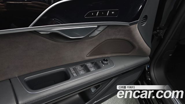 Audi A8 2023 — photo 37
