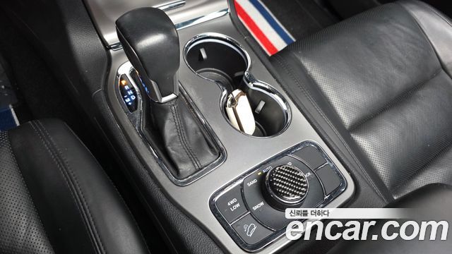 Jeep Cherokee 2020 — photo 12