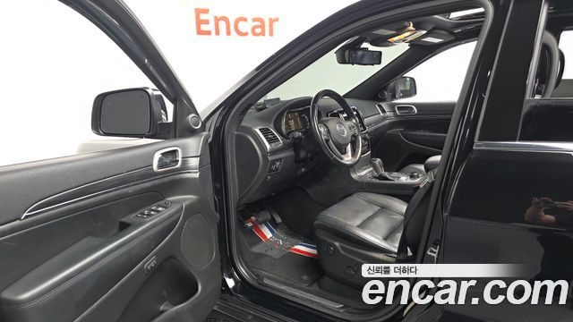Jeep Cherokee 2020 — photo 13