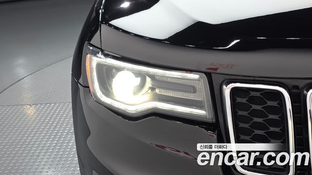 Jeep Cherokee 2020 — photo 8