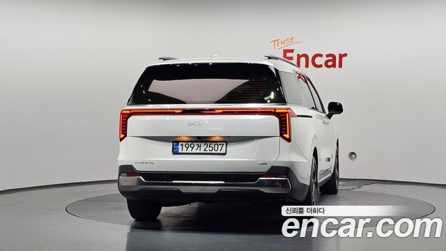 Kia Canival 2025 — photo 4