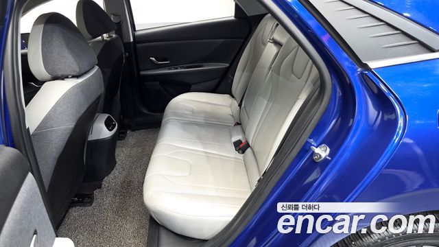 Hyundai AVANTE 2021 — photo 17