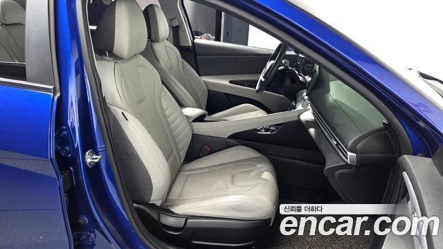 Hyundai AVANTE 2021 — photo 16