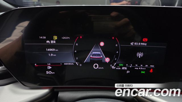 Audi Q5 2025 — photo 11