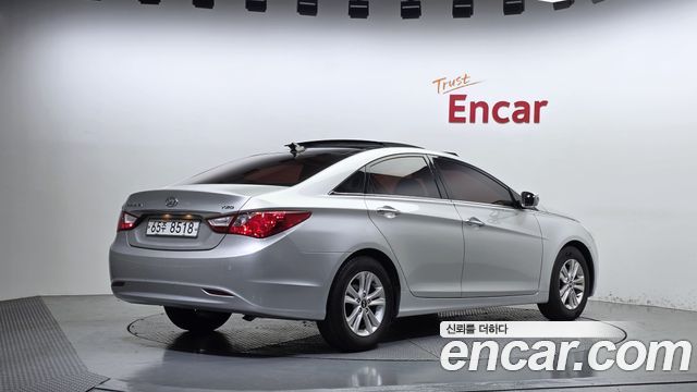 Hyundai Sonata 2010 — photo 2