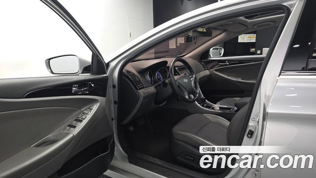 Hyundai Sonata 2010 — photo 10