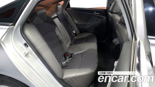 Hyundai Sonata 2010 — photo 12
