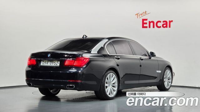 BMW 7-Series 2015 — photo 2