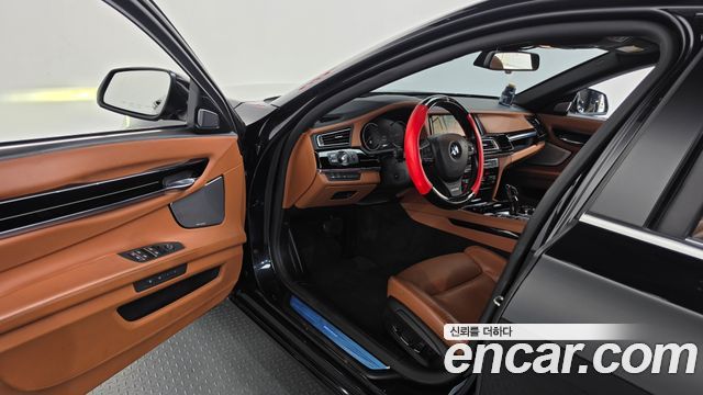 BMW 7-Series 2015 — photo 10